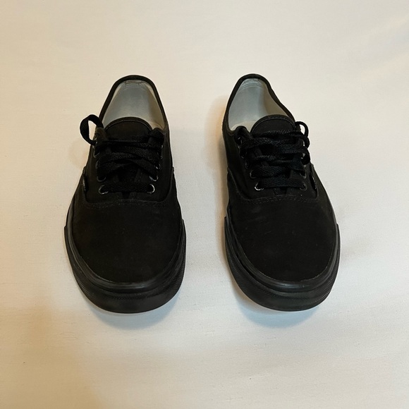 Vans “Black Canvas”   Size 9.5 - Picture 4 of 8